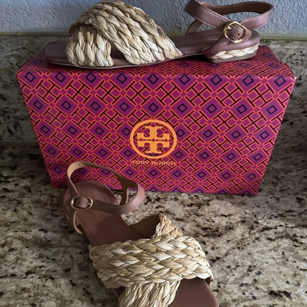 NWOT Tory Burch Kira Block Heel Sandals - sz. 8.5